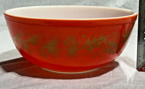 Vtg, promo Red Golden Leaf Pyrex Mixing Bowl, , #404, 4 Qt, Manufactured, 1960