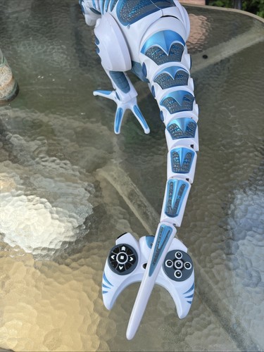 WowWee Roboraptor T-Rex 32" Robot- Rare Blue/white Color Works with remote - Picture 4 of 11