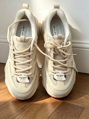 SKECHERS D'Lites Air-Cooled Memory Foam Beige women's Sneakers