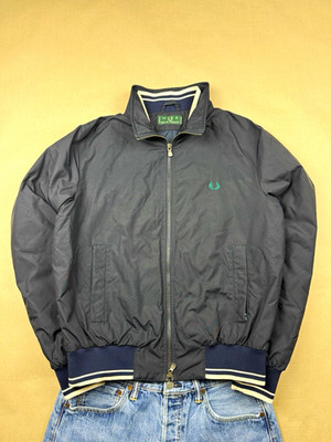 Fred Perry Bomberjacke Herren | Schwarz | S | Stehkragen | Zip | Logo bestickt