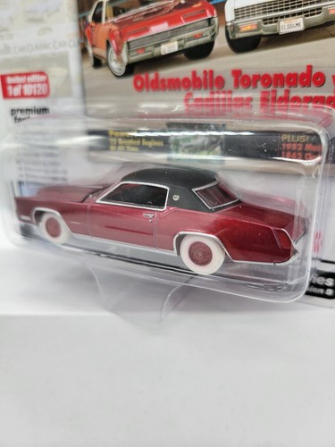 Auto World ULTRA RED 1967 Cadillac Eldorado 1:64th Scale Diecast Car AW272B - Picture 2 of 14