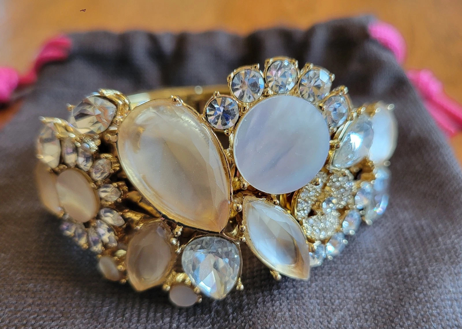 BRACCIALE Kate Spade New York GRANDE BOUQUET METALLO PLACCATO ORO 12 CARATI