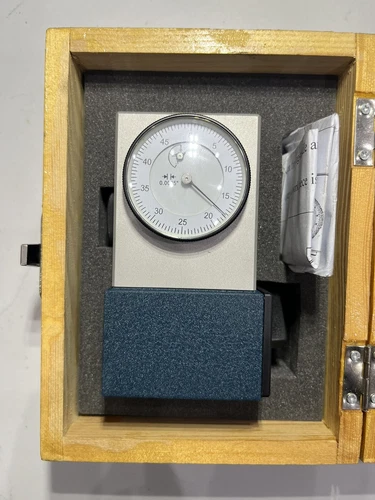 PRO-SERIES Z-AXIS 2 X 2 X 4" SETTING INDICATOR ON MAGNETIC BASE (4401-0062)