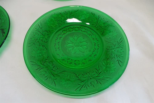 Anchor Hocking Forest Green Sandwich Dinner Plate 9"