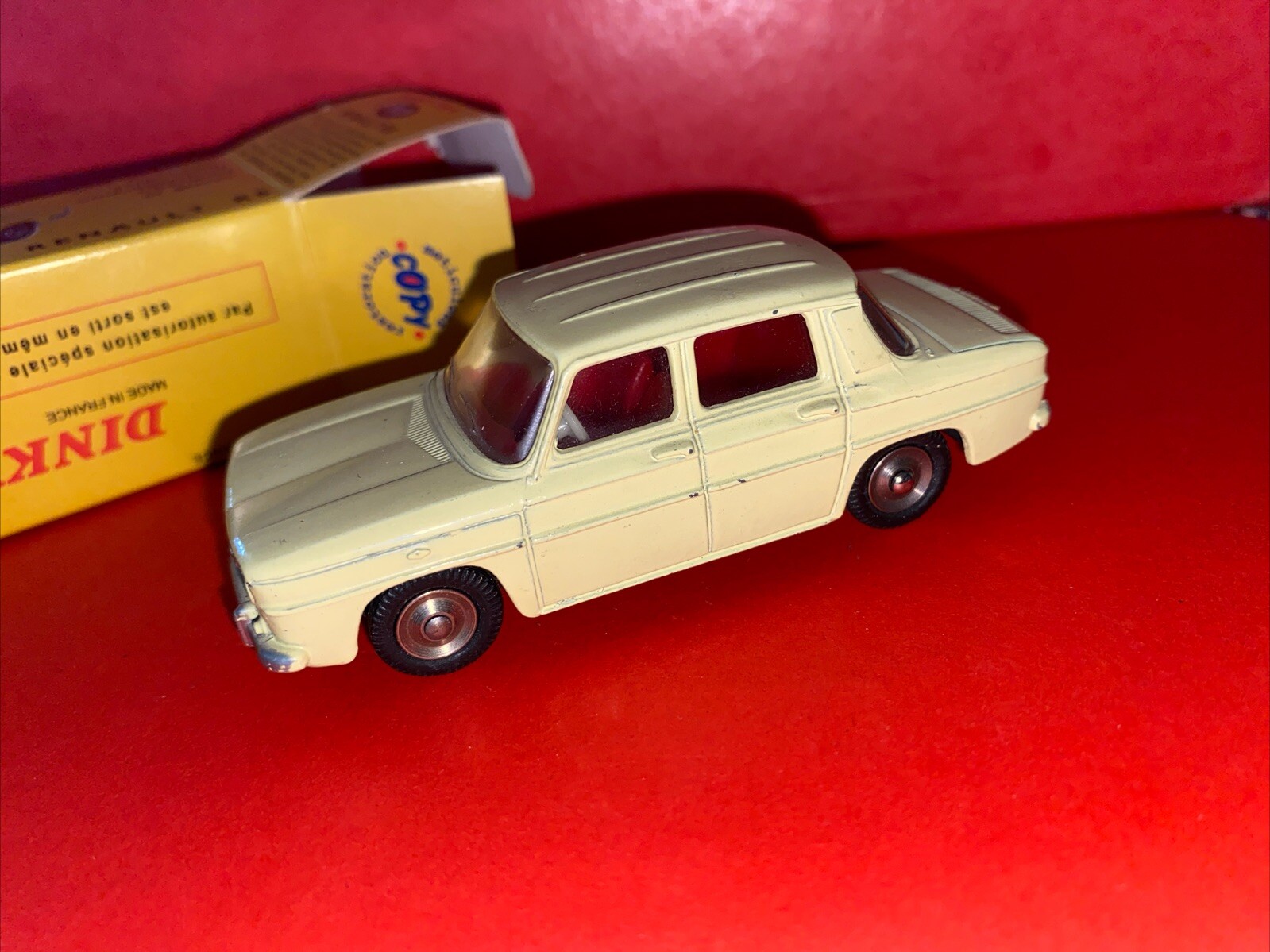 Dinky 517, Renault R8 - Free Price Guide & Review