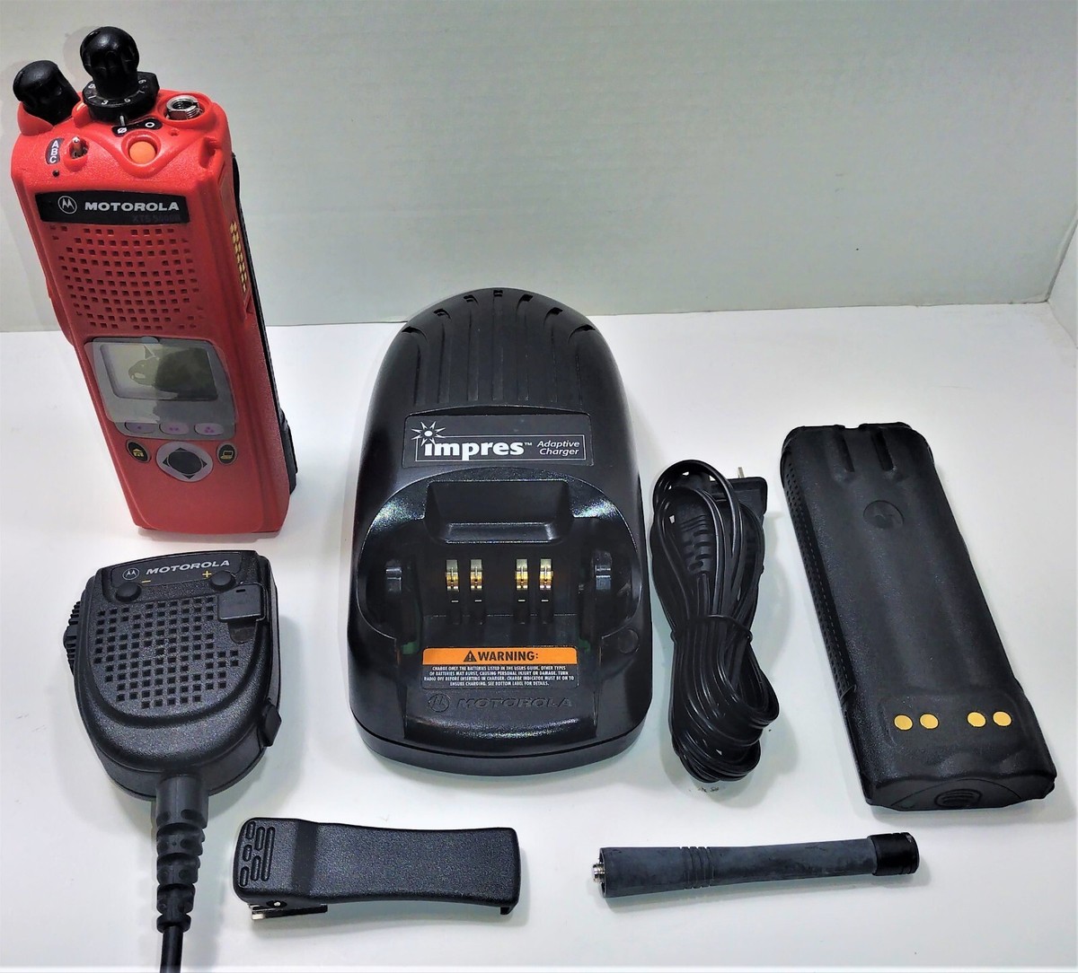 UHF XTS5000 MOTOROLA モトローラXTS5000通電済み 美人 380-470mhz