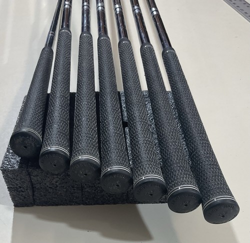 Callaway 2004 Big Bertha Golf Iron Set 4-PW Steel Shaft Uniflex Good Grips - Picture 7 of 11