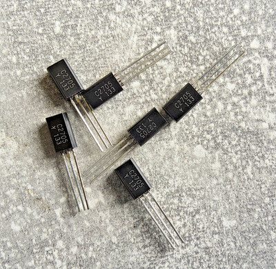 2SC2705 Y C2705 Y NPN Transistor  0,8W 150V 0,05A  Menge nach Wünsch 1-15 Stück