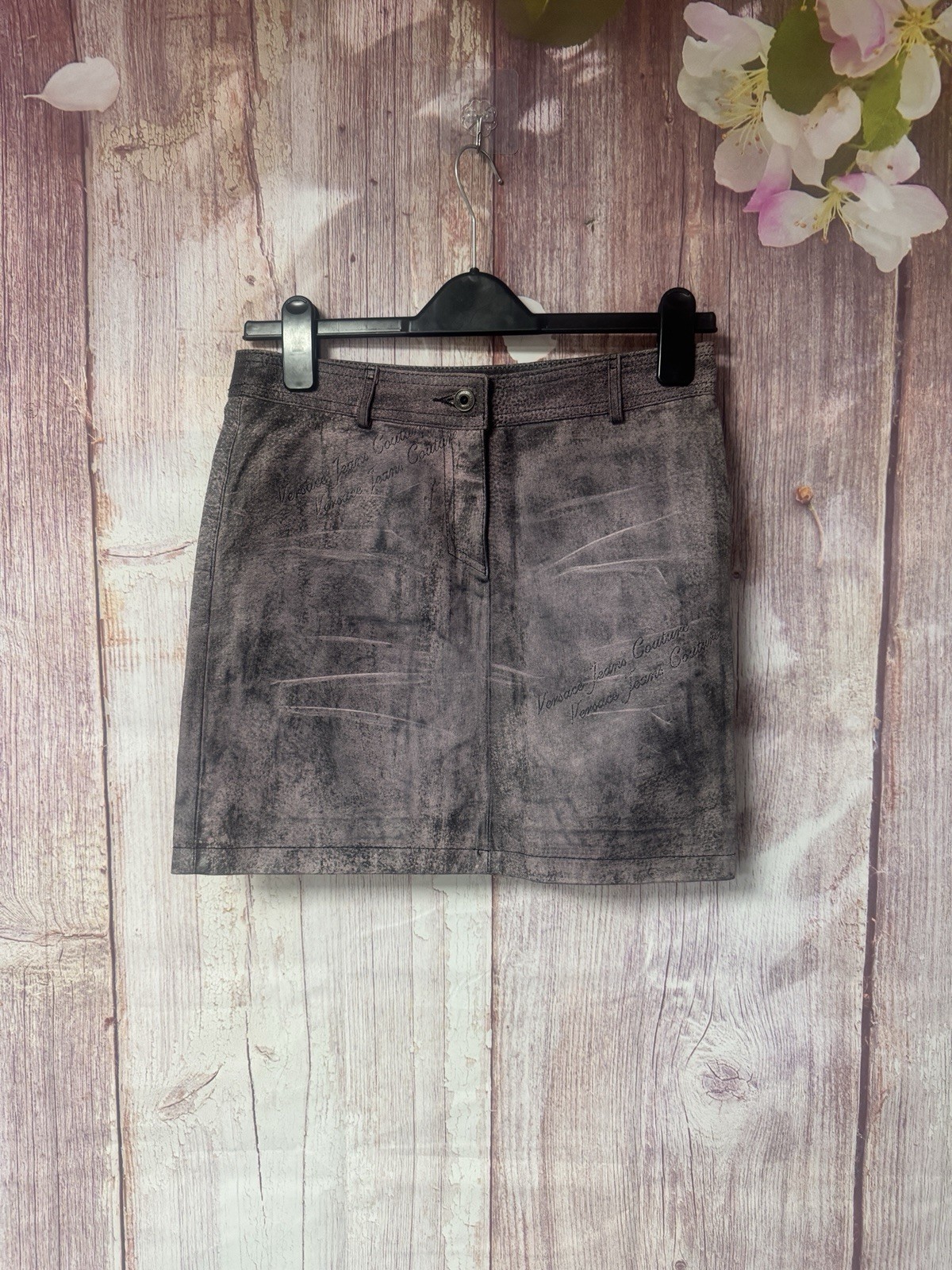 Vintage Y2K Ladies w26 ( 6/8) leather Versace jeans couture purple mini skirt