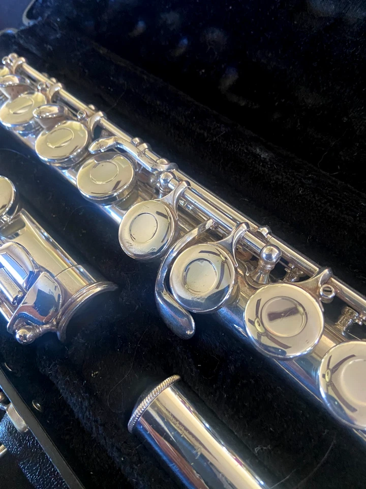 Gemeinhardt 2SP OVERHAULED FLUTE OFFSET G, C FOOT VIDEO DEMO - Image 2 of 4