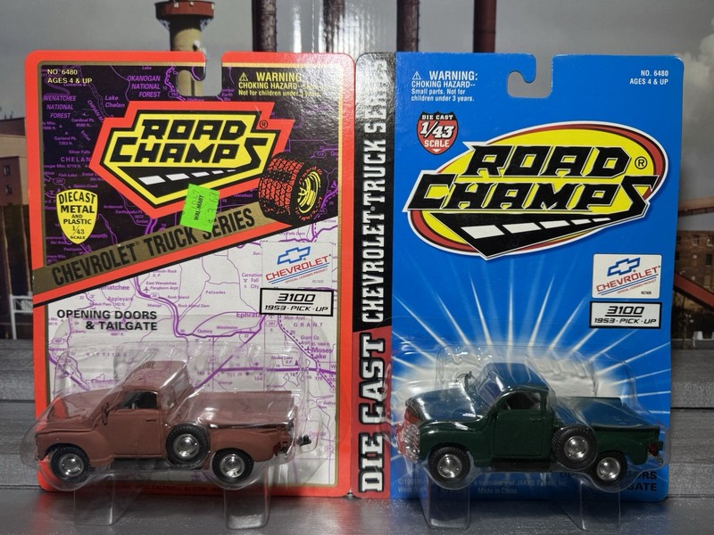 Road Champs - 2 Vintage 1953 Chevy 3100 Pickup Trucks - Great For O Gauge