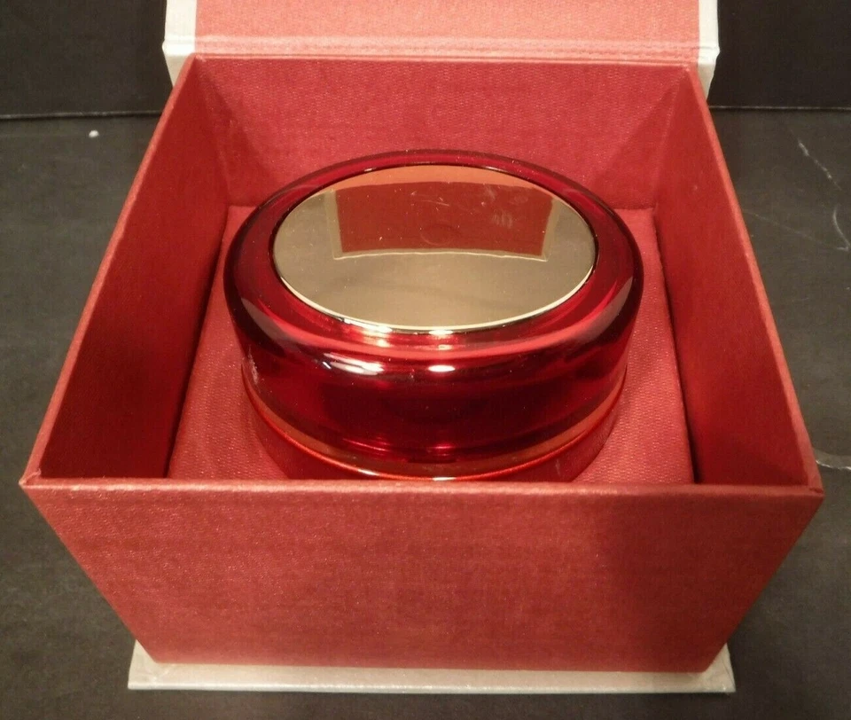 Crema Reafirmante y Lifting Roja Vivo Per Lei Colección Diamante 50 g - 1,75 oz Foto 3 de 4