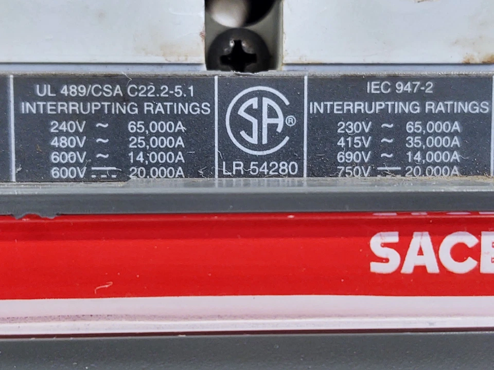 Disyuntor de caja moldeada ABB S3N040TW SACE S3 600 VAC 3 polos 40 A Foto 3 de 4