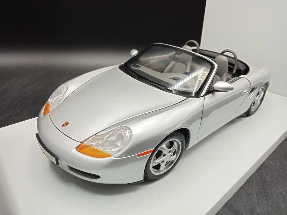 Porsche 996 Boxster 1/18 UT Models - Immagine 2 di 4