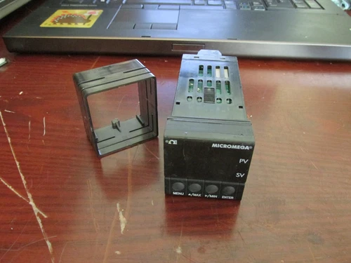 Omega CN77332 MICROMEGA Controller Dual Display Relay and SSR Solid State Relay