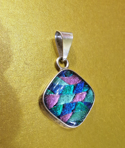 Stunning Blue, Turquoise and Pink iridescent Stone set in 925 Silver Pendent π - Picture 4 of 7