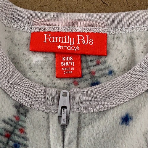 Macy's Kids Size Small 6/7 Gray Christmas Graphic Full Zip One Piece Pajamas NWT - Picture 2 of 6