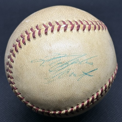 Roberto Clemente Signed Baseball Displays as Single Signed HOF JSA LOA Pirates