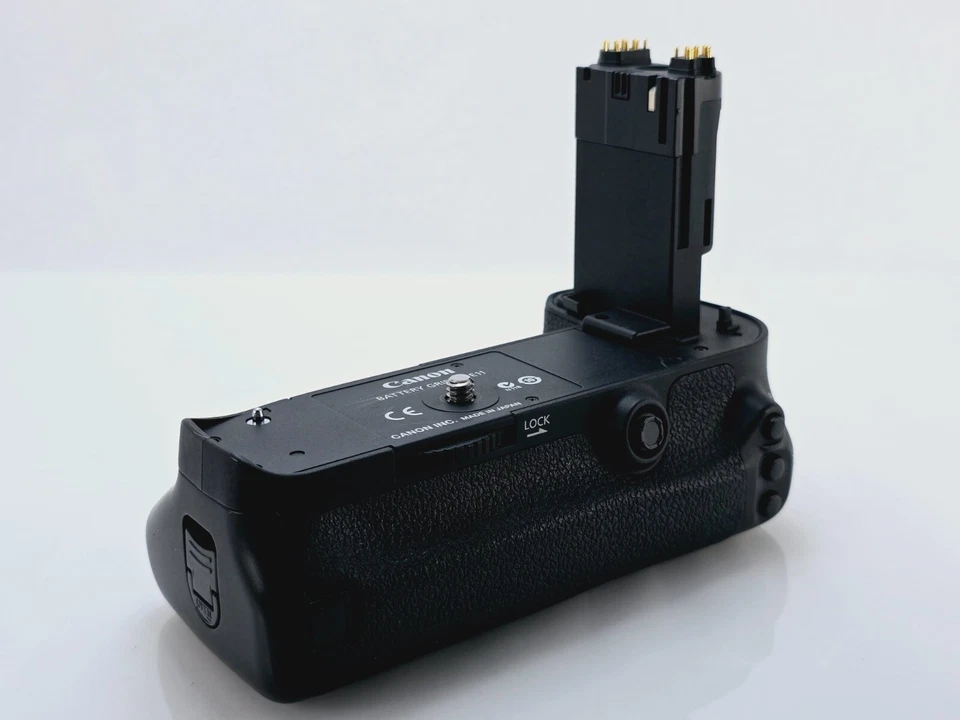 🌸[COMO NUEVO] Cargador de empuñadura de batería Canon BG-E11 BGM E11L Chaeger LC-E6 para 5D Japón Foto 2 de 4