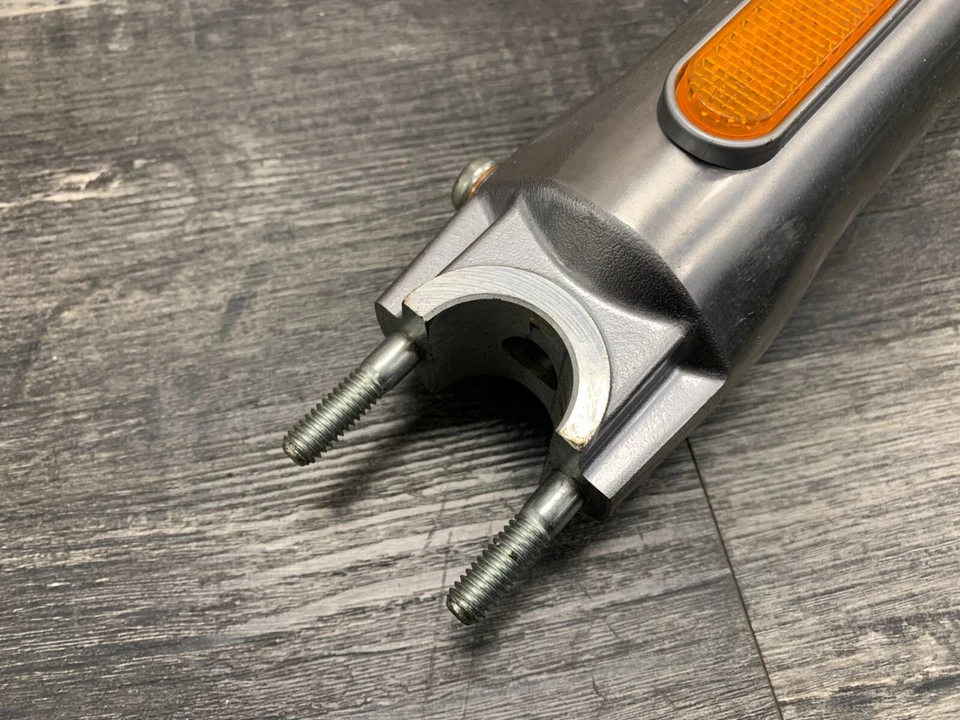 Harley Davidson 2007 FXST Softail Standard OEM Right Lower Outer Fork #121 - Imagem 3 de 4