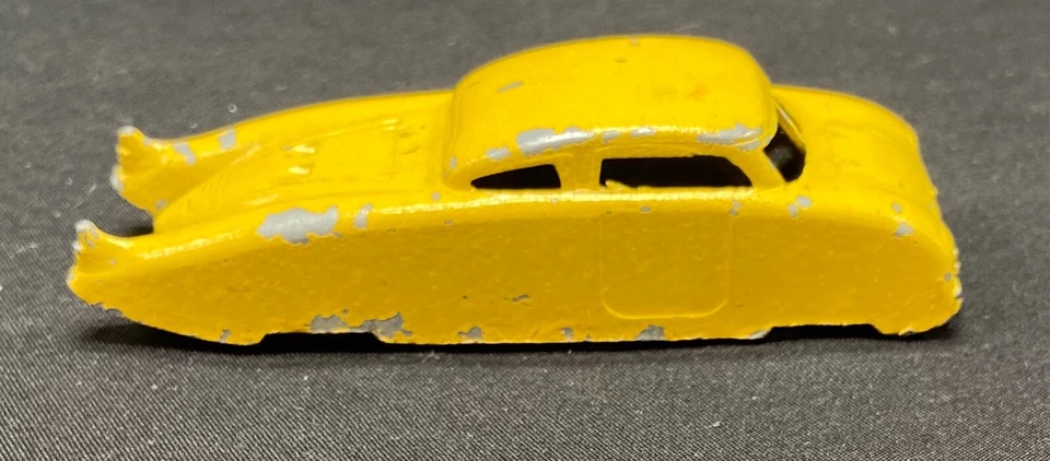Midgetoy Vintage 1947 Chevrolet Chevy Fleetline Lowrider Sedan - yellow- 1950s - Image 3 of 4