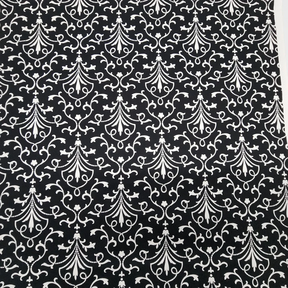 Tecido de algodão acolchoado Timeless Treasures Alice Damask preto e branco 22 x 18,5 - Imagem 2 de 4