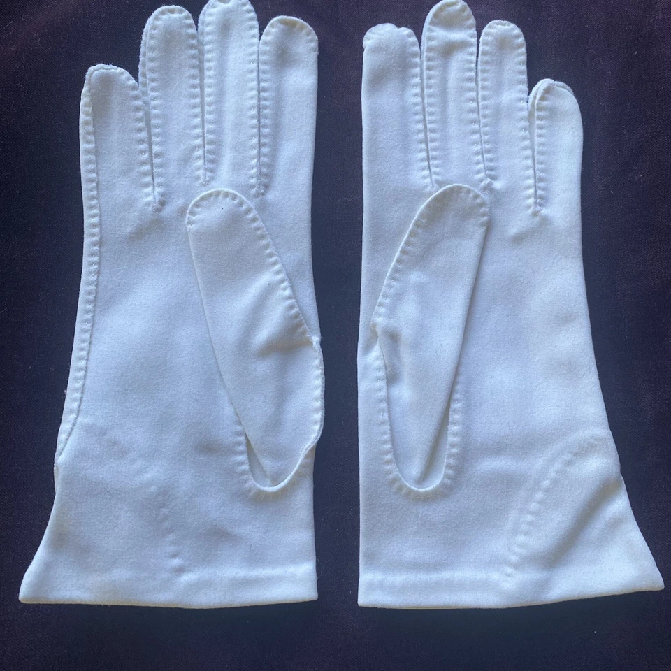 Guantes de conducción retro vintage años 50’s/60’s. Pequeño. Pantalón corto talla 7,5. Blanco con puntos rojos. Foto 3 de 4