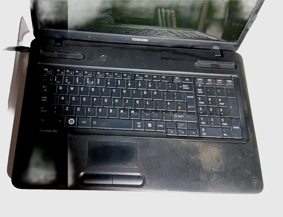 TOSHIBA Satellite Pro L770-12F 17" . i5- 2450M 2GB RAM. FAULTY. SPARES REPAIR - Image 2 of 2