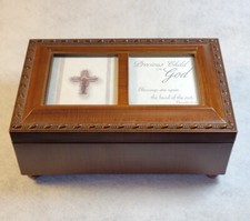 Woodgrain Music Box Picture Frame.