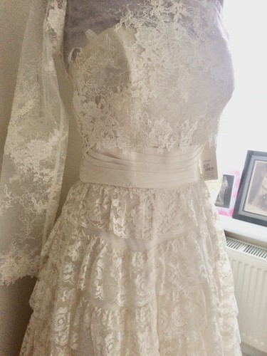 Lace bridal bolero back buttons boat neck sparkly beading long lace sleeves 8 10 - Picture 5 of 8