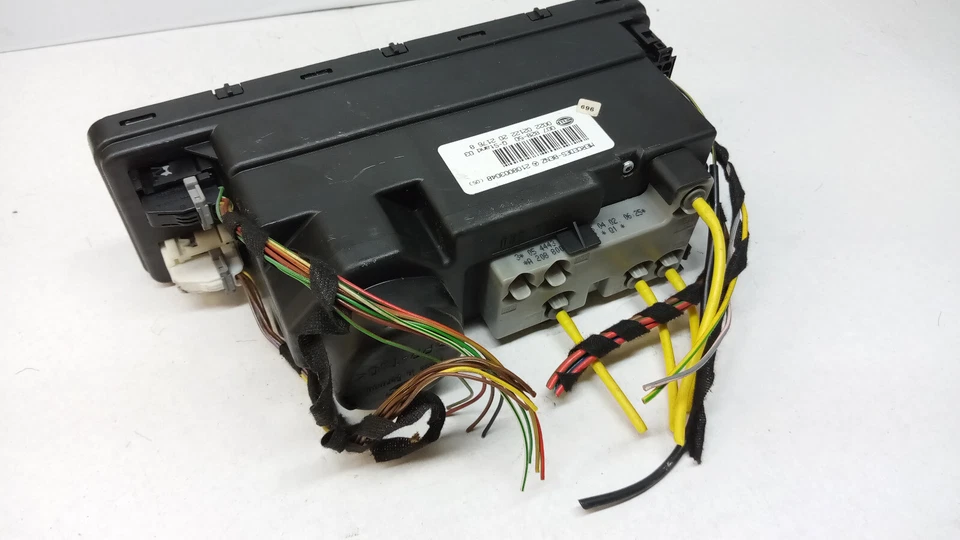 1998-2003 MERCEDES-BENZ CLK BOMBA DE VÁCUO COM TRAVA DE PORTA CENTRAL FABRICANTE DE EQUIPAMENTO ORIGINAL 2108003048 - Imagem 4 de 4