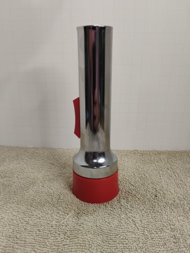 Vintage Eveready Flashlight Union Carbide Made In USA. Works! - Picture 2 of 6