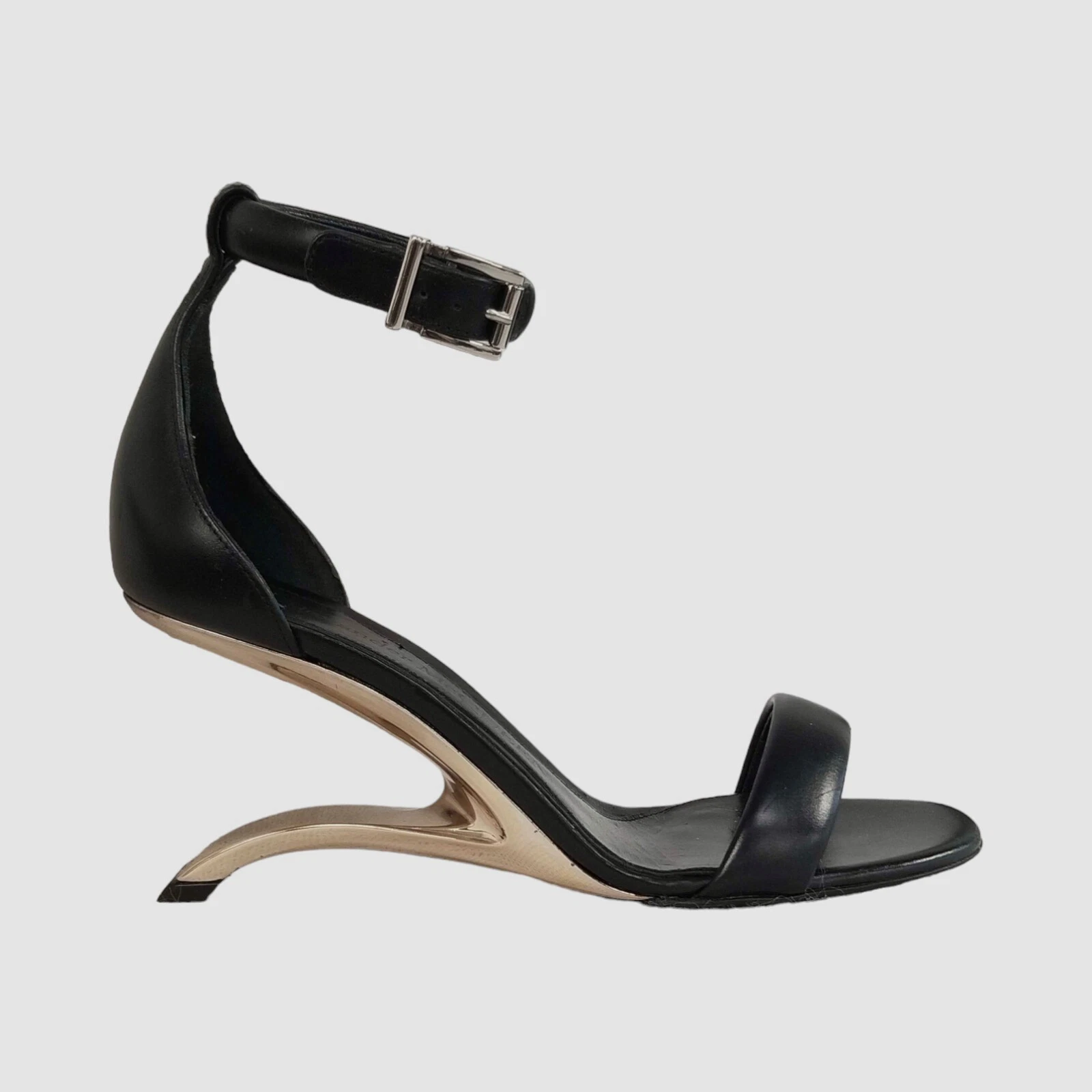 Sandalo Alexander McQueen da donna nero in pelle tacco nudo ad arco $1191 taglia 37