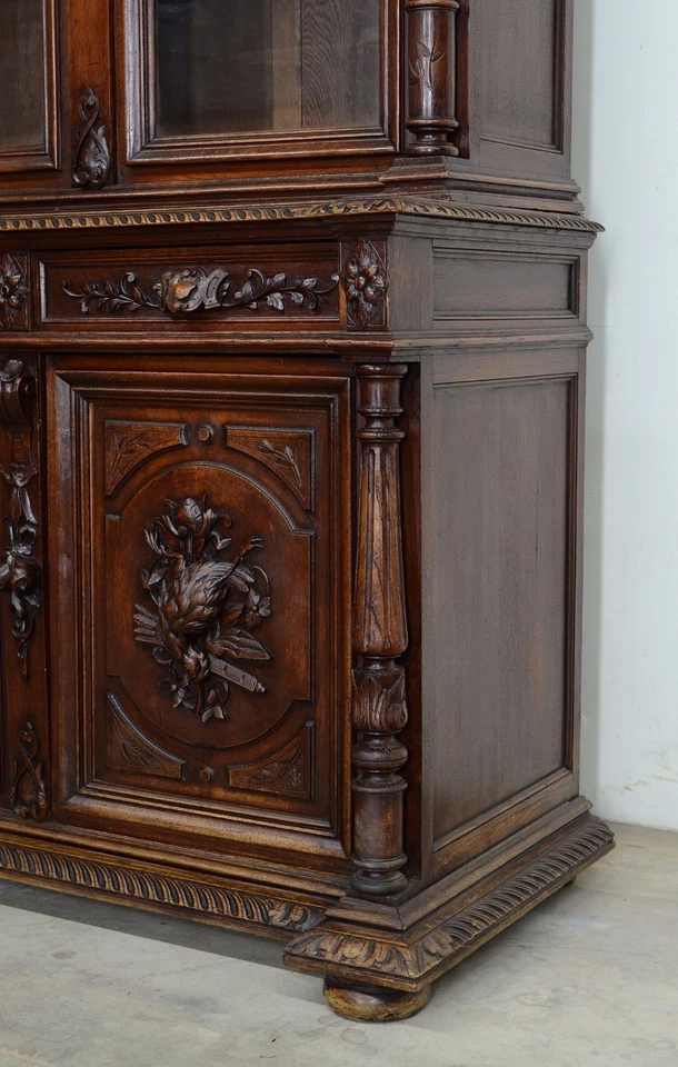Librería grande antigua francesa tallada estilo caza renacentista 6 puertas Foto 3 de 4