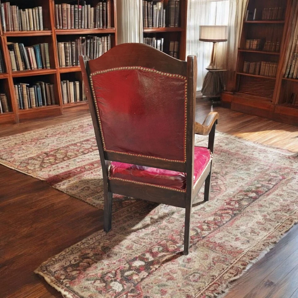 Un par de sillones de cuero estilo victoriano de Hickory Chair Foto 2 de 4