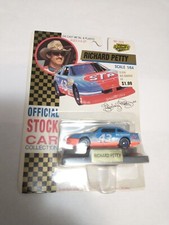 Road Champs Nascar 1/64 diecast 43 STP Richard Petty Pontiac Grand Prix NIP