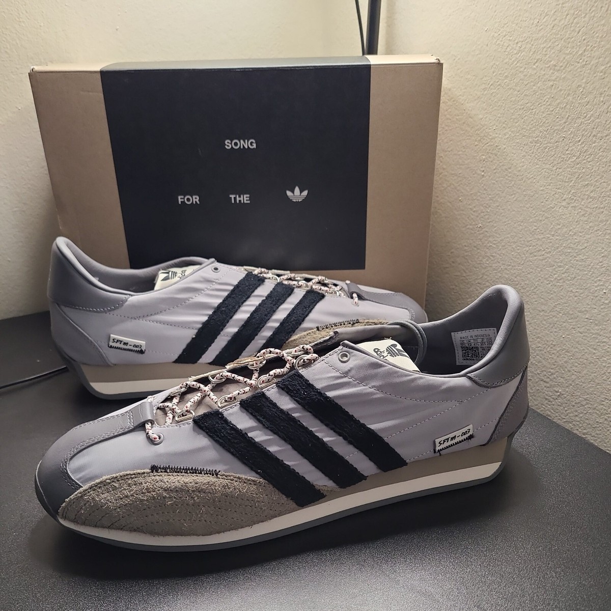Size adidas Song for the Mute x Country OG Grey Black