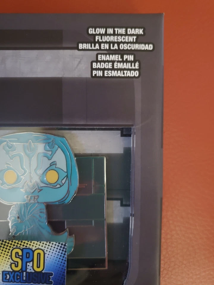 Darth Maul - Pin Funko Holográfico Exclusivo Star Wars Brilla en la Oscuridad (LE 600) Foto 4 de 4