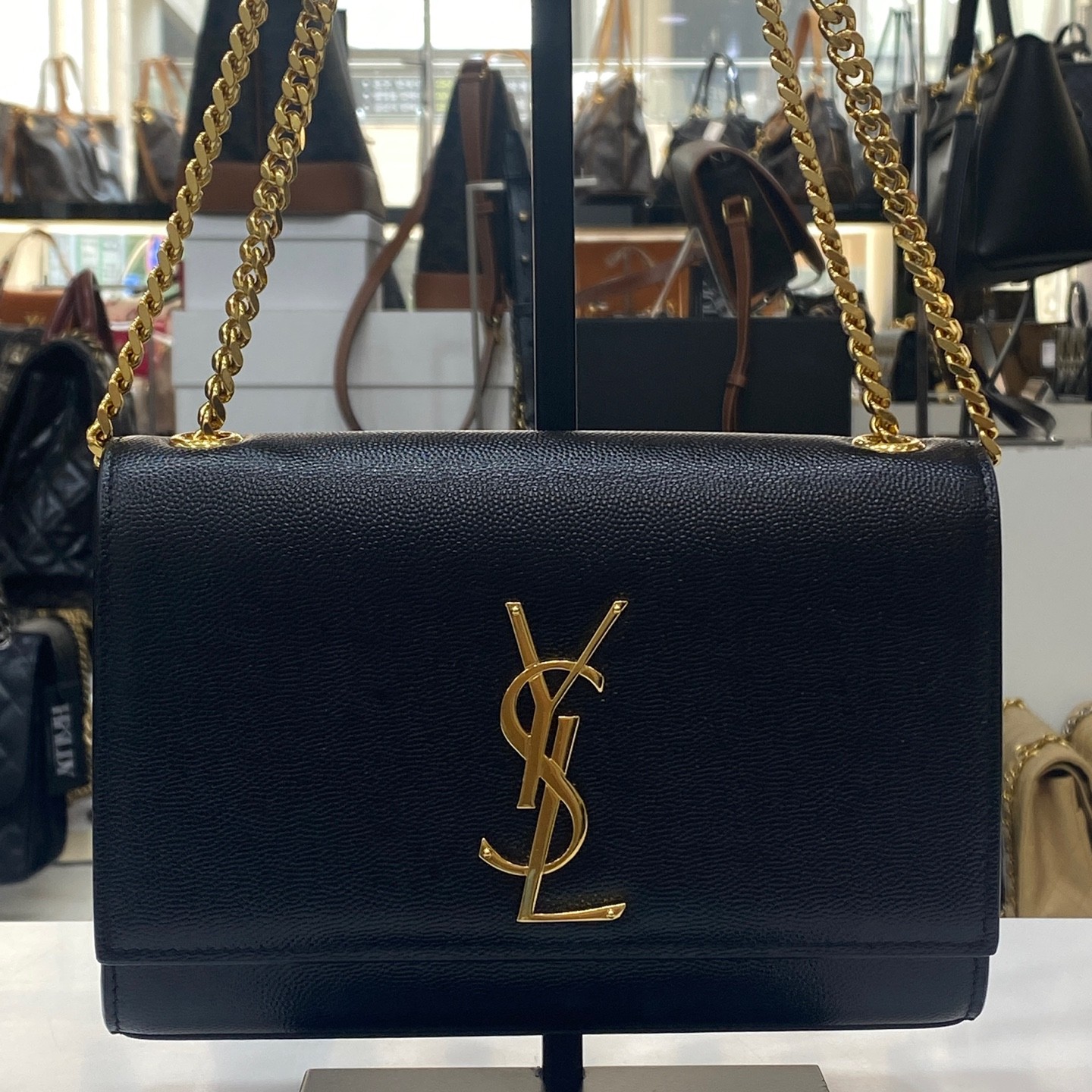 Borsa a tracolla Saint Laurent Monogram Kate piccola nera con ferramenta oro 469390