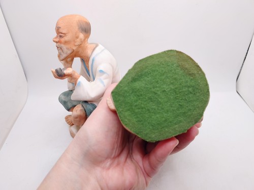 Vintage Made In Japan Asian Old Couple Sitting Man & Woman Figurine Pair 1970s - Picture 10 of 11