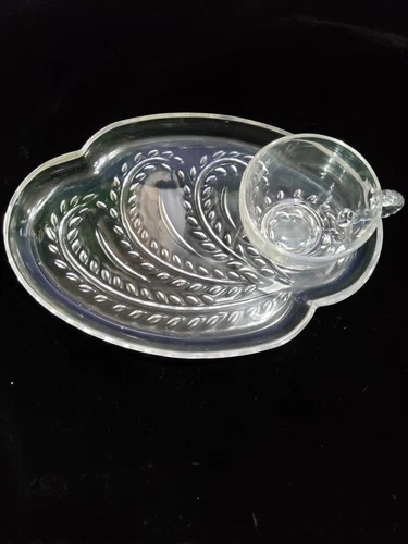 7 Sets Antique Federal Glass Wheat Design Dessert Or Snack Plates With Cups