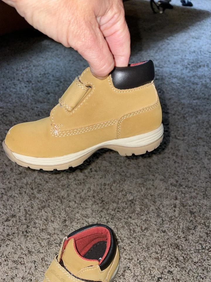 Eddie Bauer toddler boy sz. 9 “ Vanguard” brown strap work boots. Great pair - Image 4 of 4