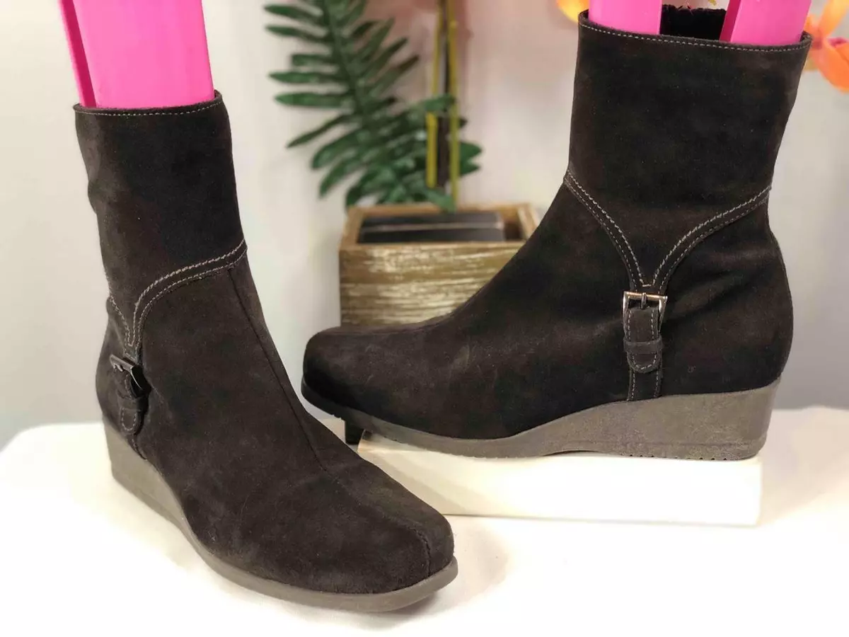 LA CANADIENNE Canada Brown Suede Leather Buckle Wedge Ankle