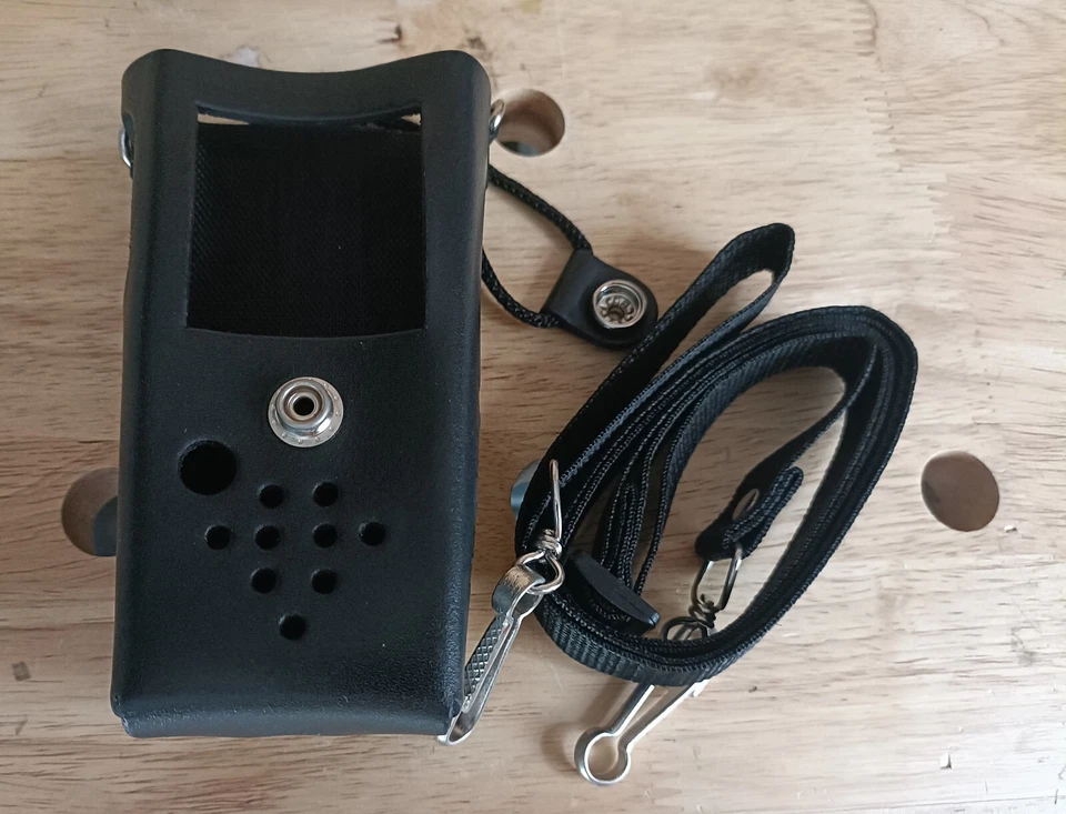 Entel HT713 , IP68,VHF walky + leather case + ear / mic, 2-Way submersible Radio - Image 4 of 4