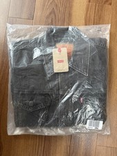 Levi's Men's Denim Trucker Jacket Blow away. LARGE