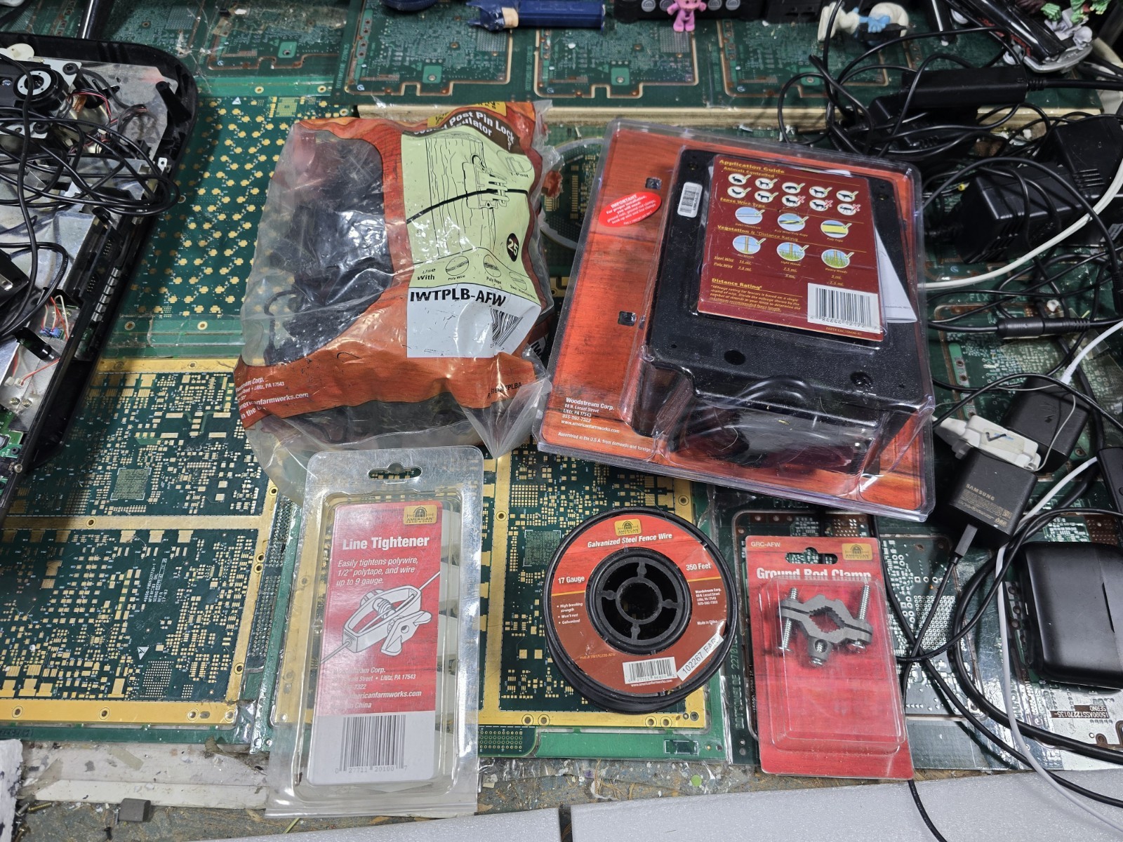 AMERICAN FARM WORKS-EXACT-15 Mile AC Low Impedance Electric Fence w/Accessories