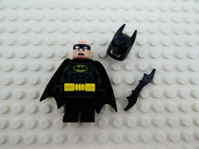 Lego BATMAN w/ Yellow Utility Belt Lego Batman Movie Minifigure 70912 (sh329)