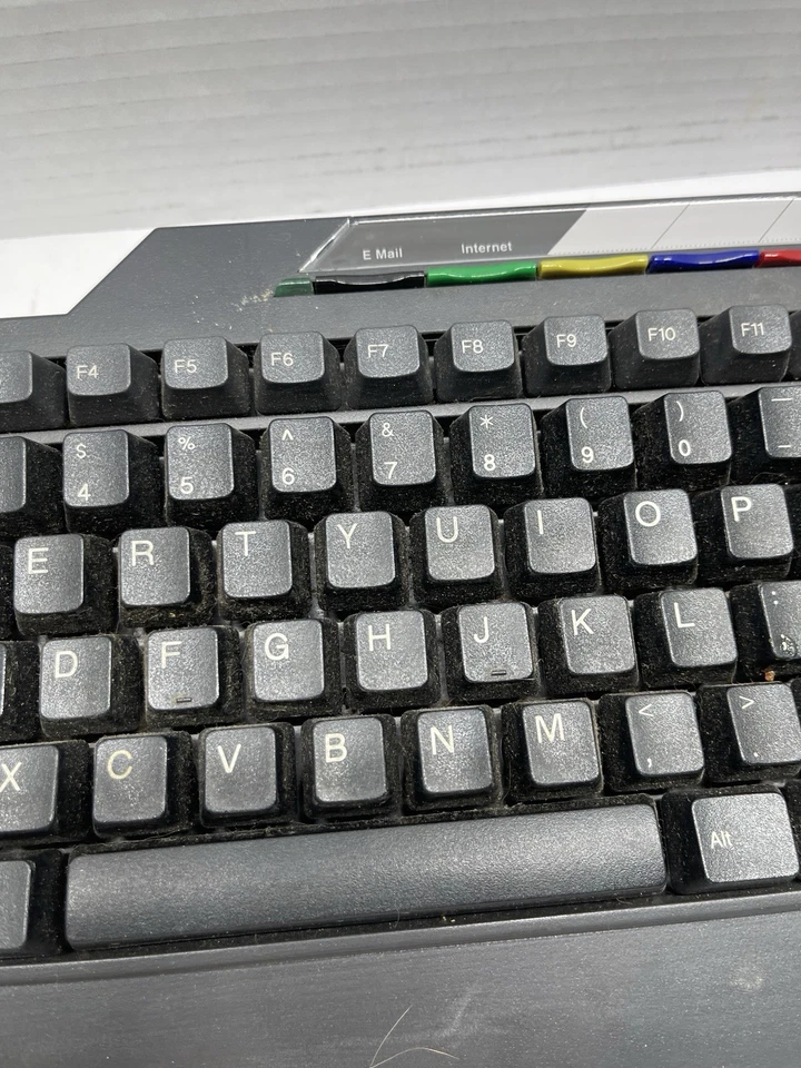 IBM SK-8805 Wired USB Ergonomic Keyboard Black - Image 3 of 4