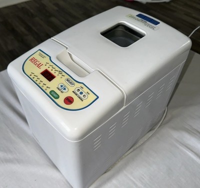Regal Automatic Bread Maker White Vintage Model K6750 1 Lb Loaf