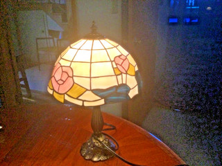 Tiffany Style Table Lamp Stained Glass Plastic Shade Bronze Lily Pad Base 15"H